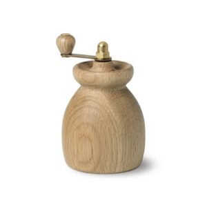 Menageri pepper mill h 9,5 cm, oak matt lacquered Menageri pepper mill h 9,5 cm, oak matt lacquered